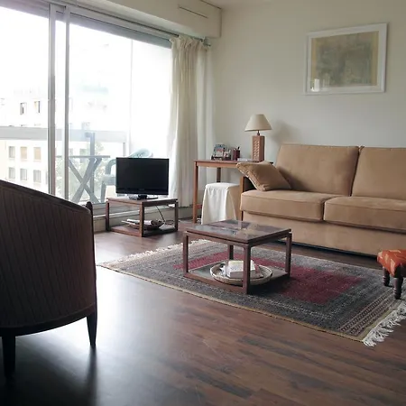 Studio Balcony Versailles Parijs